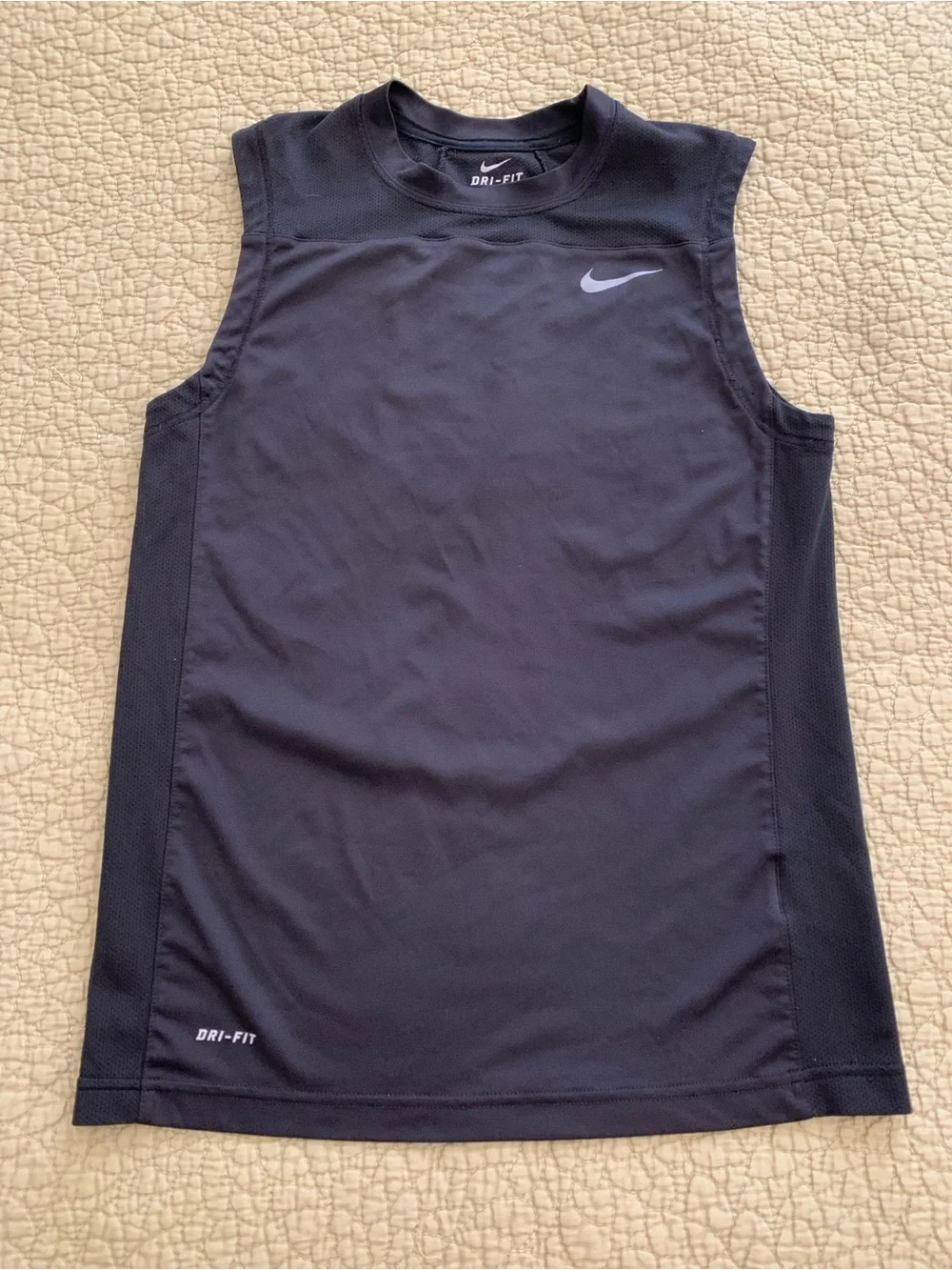 Nike DriFit Boy’s Black Sleeveless Tank Top Size Large